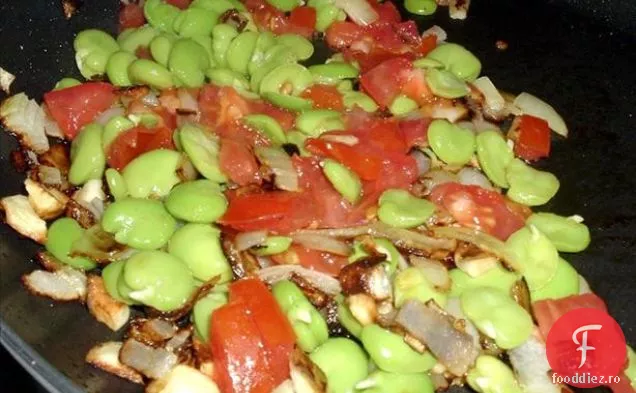 Risotto cremos cu fasole, slănină crocantă și salvie