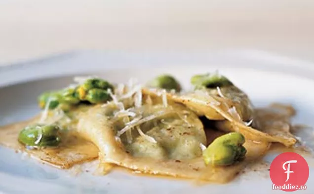 Ravioli umplute cu fasole Fava, Ricotta și mentă cu sos de unt brun