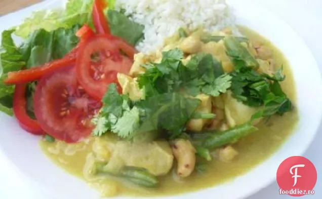 Curry de pui și nuci de caju