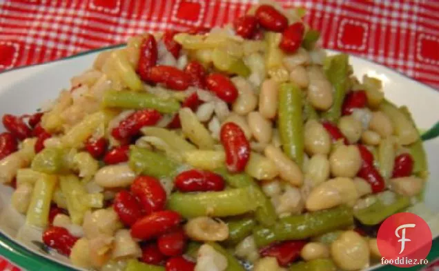 Trei Salată De Fasole