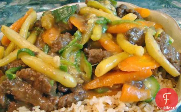 Carne De Vită Prăjită Cu Busuioc