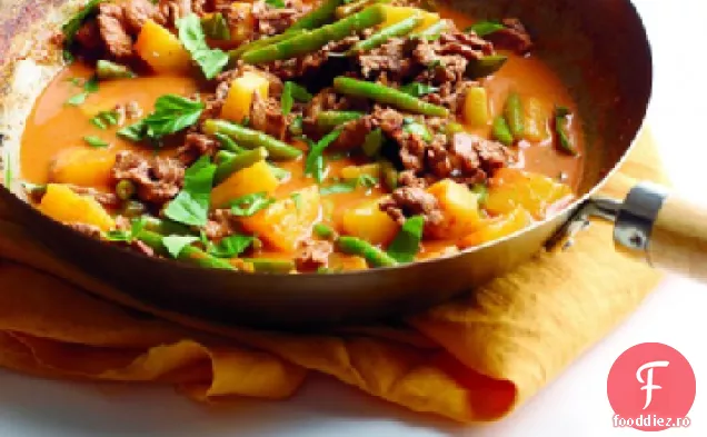 Curry roșu de vită și ananas