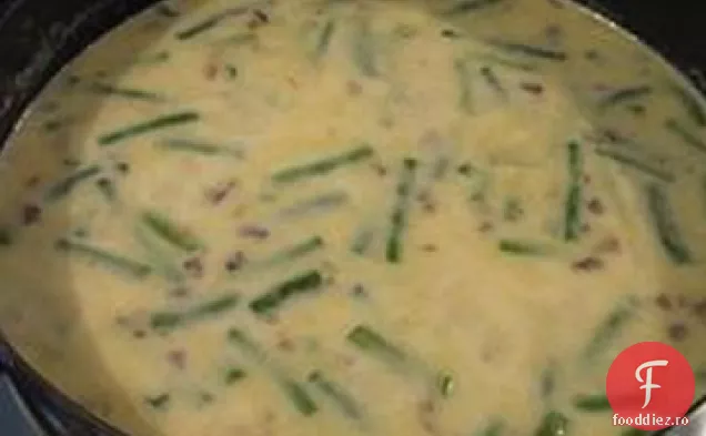 Supă cremoasă de fasole verde și cartofi