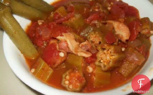 'tomokra' (roșii înăbușite și Okra)