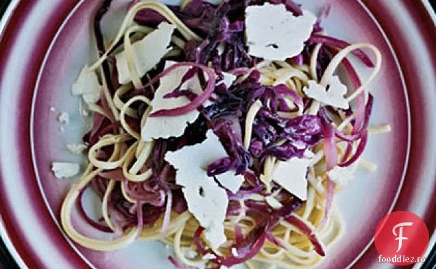 Linguine cu varză roșie