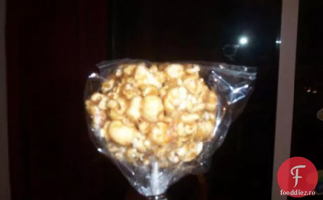 Bile De Popcorn Cu Unt De Arahide
