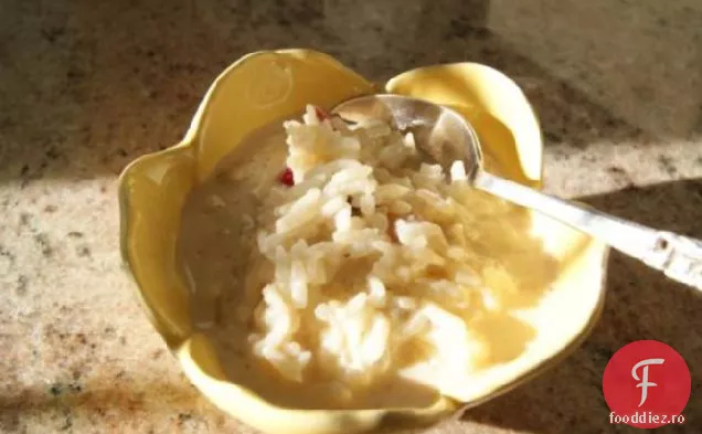 Budincă de orez cu stafide și scorțișoară (Arroz Con Leche)