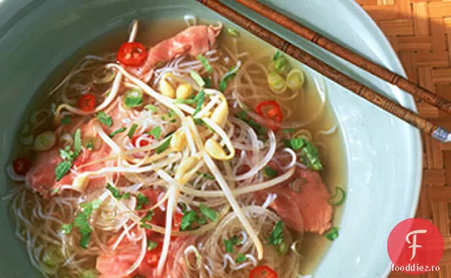 Pho (supă vietnameză de vită și tăiței)