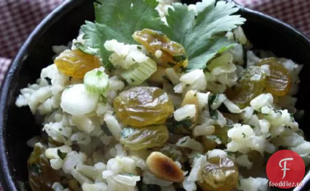 Pilaf de orez cu fructe și nuci