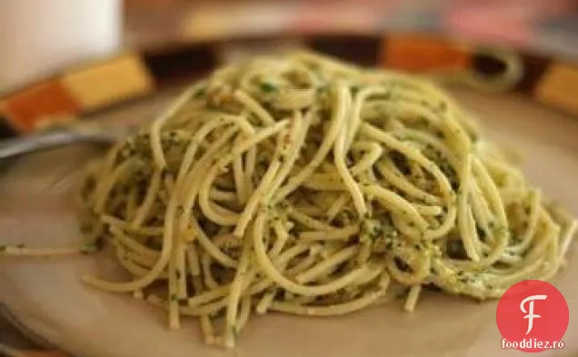 Spaghete cu Pesto de busuioc-fistic