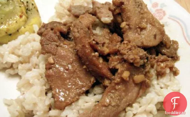 Carne De Porc Sotată Cu Ghimbir Și Usturoi