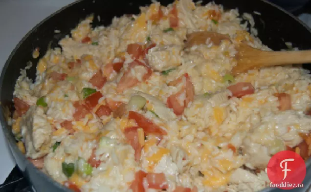 Velveeta Cheesy Pui & Orez Tigaie