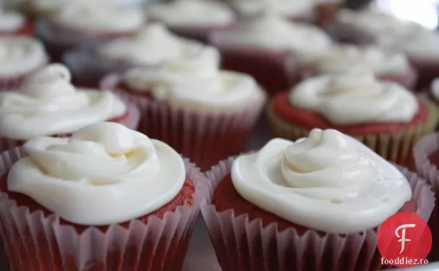 Cupcakes Ușor De Catifea Roșie Fără Gluten