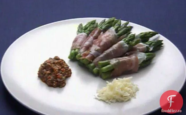Sparanghel învelit în Prosciutto