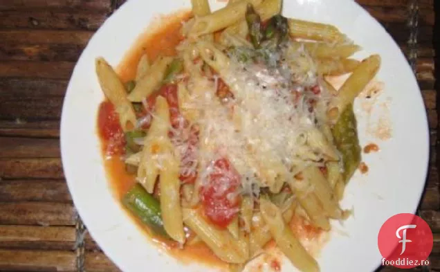 Penne Cu Sos De Sparanghel