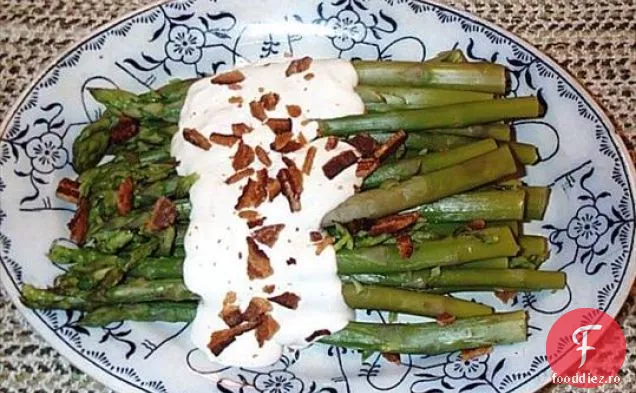 Sparanghel Prăjit Cu Pesto