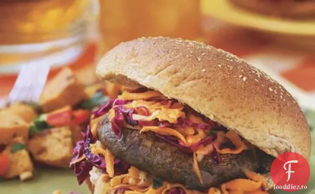 Burgeri De Ciuperci Portobello Cu Salată De Morcovi-Varză
