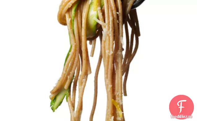 Spaghete cu sparanghel și lămâie