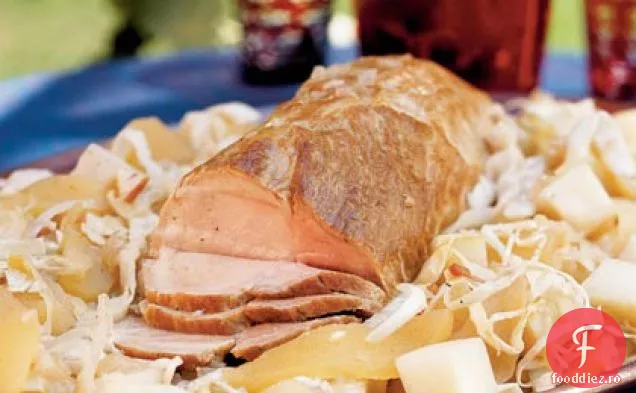 Friptură de porc cu mere, varză și napi