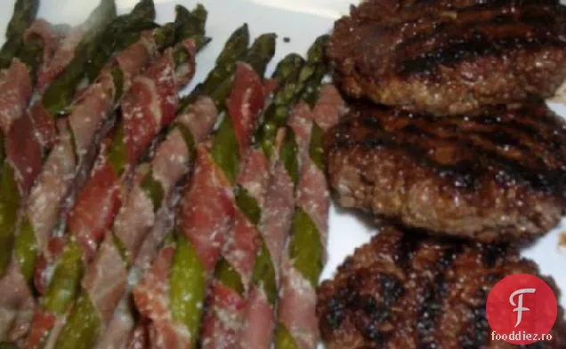 Sparanghel Învelit Cu Prosciutto Prăjit