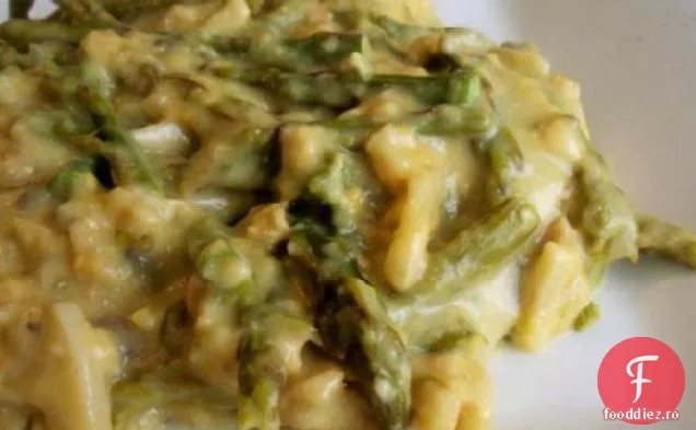 Sparanghel și brânză Crock Pot caserola