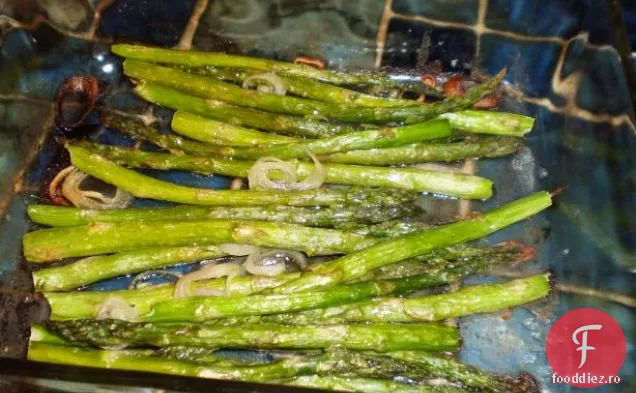 Sparanghel la grătar sau prăjit cu Balsamic