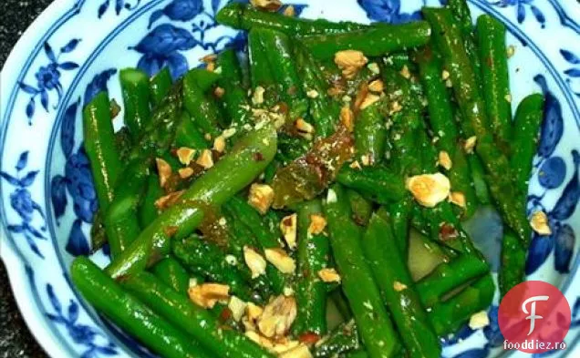 Sparanghel prăjit Balsamic cu Fleur De Sel și parmezan