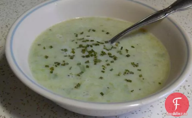 Supă cremoasă de cartofi și sparanghel rămasă de curcan