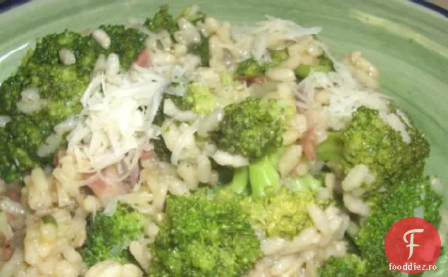 Sparanghel și pătrunjel Pesto Risotto coace