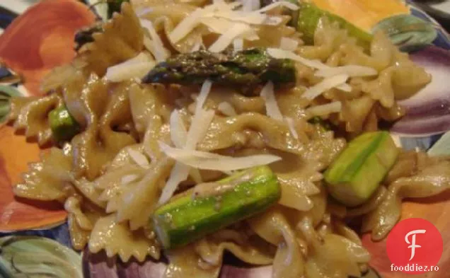 Penne cu sparanghel prăjit și unt Balsamic