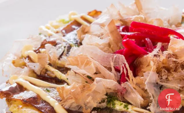 Okonomiyaki (clătită japoneză)