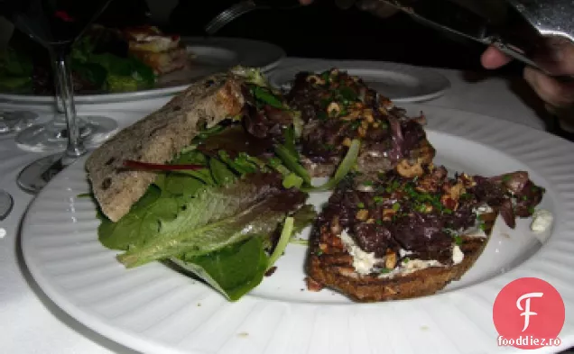 Fripturi de filet cu sos de afine-Port și Brânză Gorgonzola