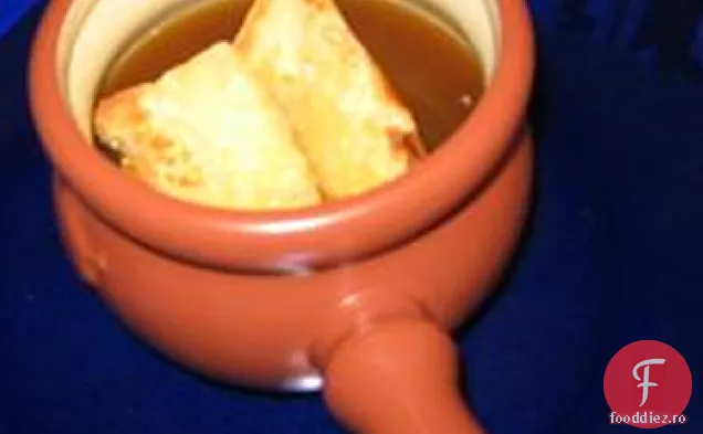 Supă De Ceapă Franceză Cu Usturoi Rumenit