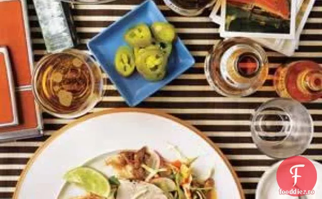 Tacos de vită Chipotle cu aragaz lent, cu varză și salată de ridiche