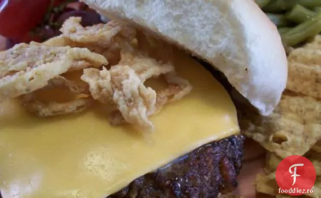 Cheeseburger Cu Ceapă Crocantă