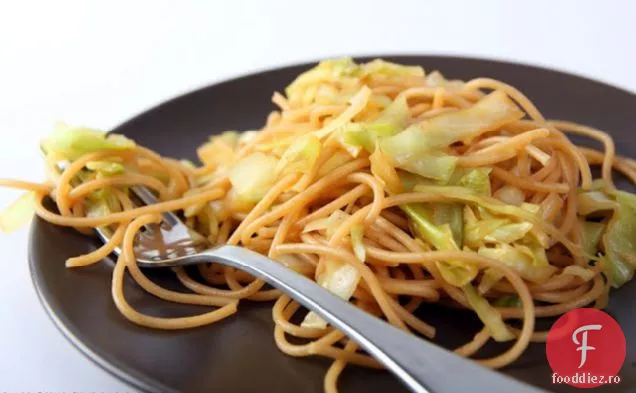 Spaghete De Chili Dulci În Stil Asiatic Cu Varză