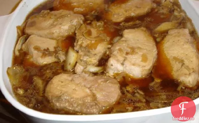 Atât de ușor este rușinos cotlet de ceapă Crock Pot