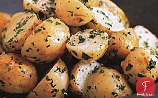 Salată De Cartofi Cu Ierburi