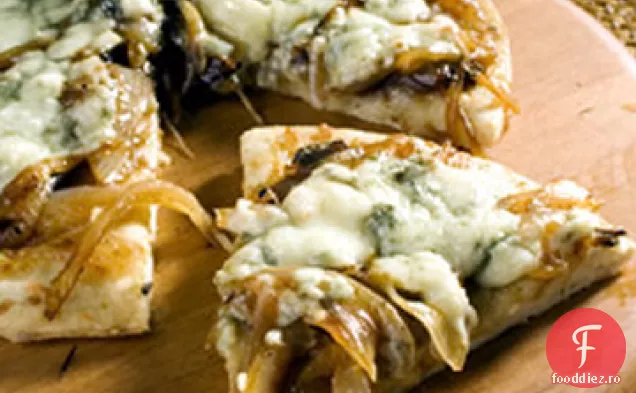 Pizza cu ceapă caramelizată și Gorgonzola