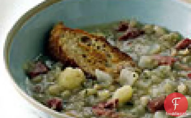 Supă de varză și fasole albă
