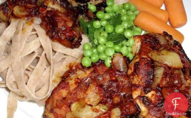 Cotlet de porc la cuptor cu ceapă și sos de Chili