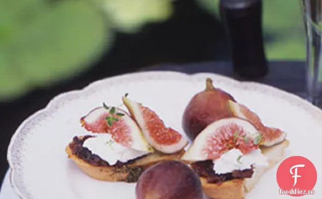 Crostini de smochine și brânză de capră