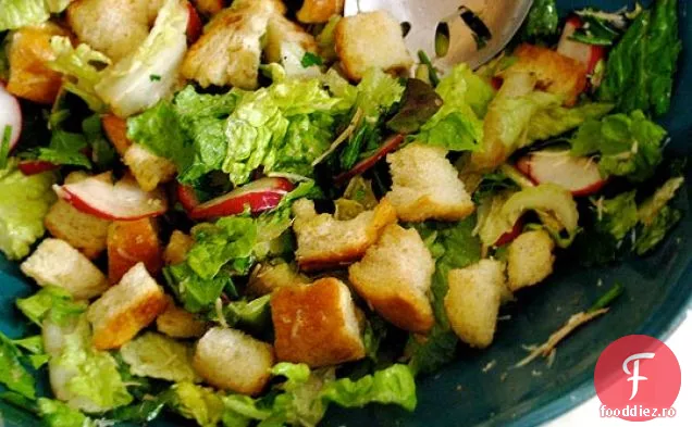 Salată Verde Cu Ulei De Nucă, Țelină Și Ridichi