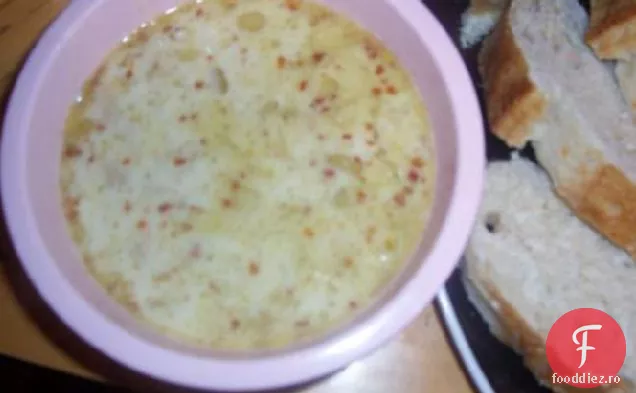 Supa de fasole albă toscană și usturoi a lui Giada