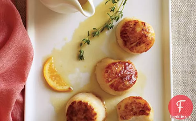 Scoici arse cu Meyer Lemon Beurre Blanc