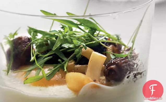 Ouă Coddled cu ciuperci sălbatice și Creme Fraiche