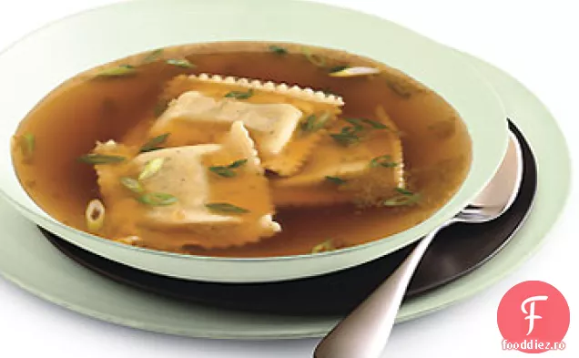 Ravioli de ciuperci sălbatice în bulion de Porcini