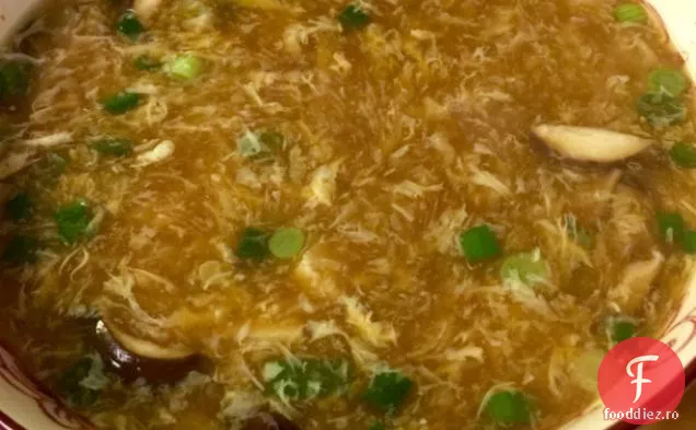 Supă caldă și acră (Betty Foo; Restaurantul Hunan)