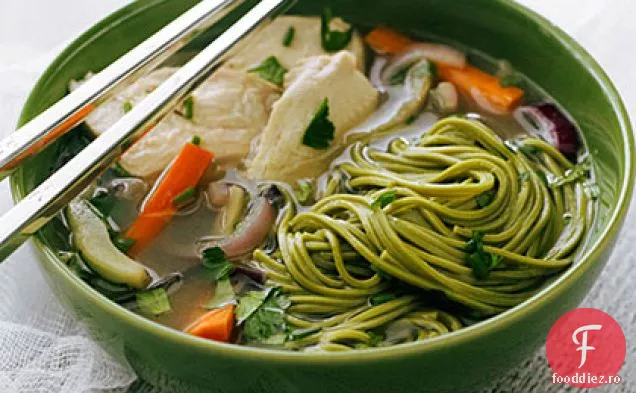 Supă de pui de iasomie cu ceai verde Soba