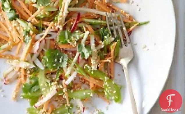 Salată De Cartofi Dulci, Țelină Și Mere